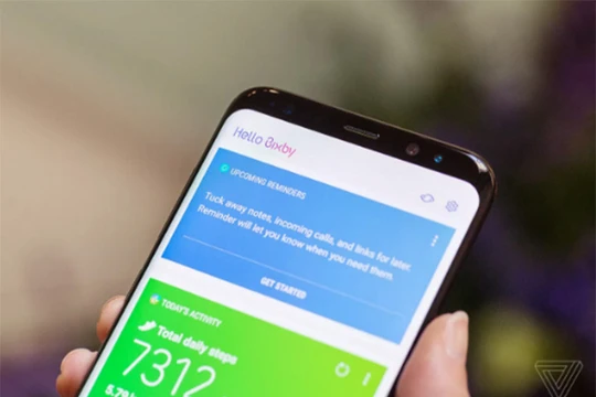 Trợ lý ảo Bixby trên điện thoại Samsung (ảnh: The Verge)