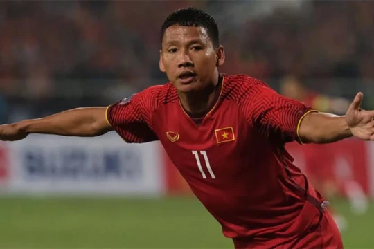 Anh Đức đã ghi bàn thắng ở những giây bù giờ cho đội tuyển Việt Nam (ảnh 90min)