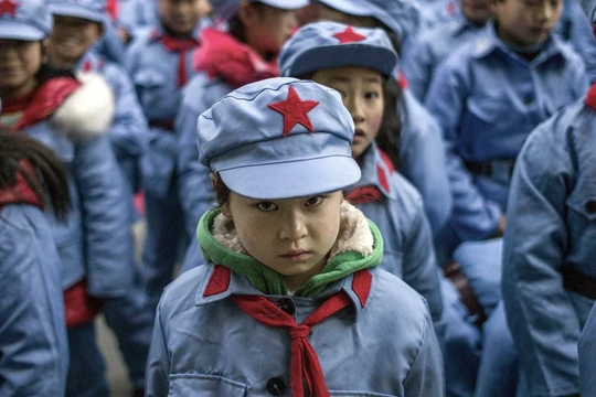 Trẻ em mặc đồng phục ở Trung Quốc (ảnh: AFP)