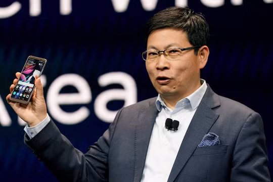 Ông Richard Yu - CEO của Huawei (ảnh; Reuters)