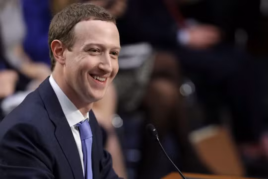 Mark Zuckerberg trong cuộc điều trần trước Thượng viện Mỹ (ảnh: Getty Images)