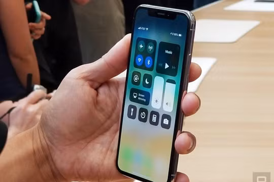 iPhone X sẽ được lên kệ vào ngày 3/11 (ảnh: Engadget)