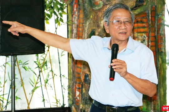 Giáo sư Nguyễn Minh Thuyết hiện là Tổng Chủ biên chương trình giáo dục phổ thông