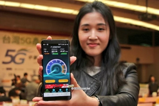 HTC U12 lộ diện trong một sự kiện về công nghệ 5G tại Đài Loan (ảnh: sogi.com.tw)