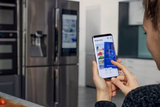 người độc thân có thể hẹn hò qua tủ lạnh (ảnh: Samsung)