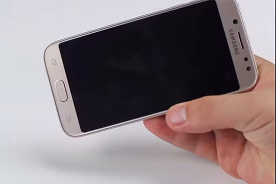 J5 (2017) là smartphone thuộc phân khúc trung cấp của Samsung