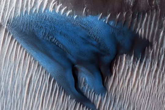 Đụn cát kỳ bí trên sao Hỏa (ảnh: NASA)