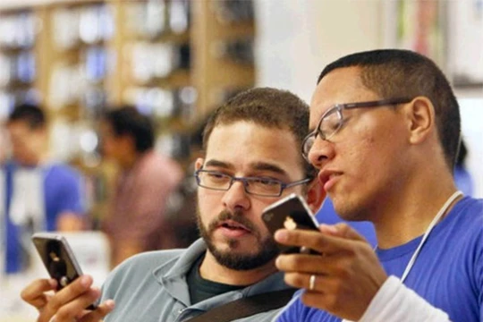 Chỉ 11% khách hàng sẵn sàng trả 1000 USD mua iPhone (ảnh SocialMediaSeo)