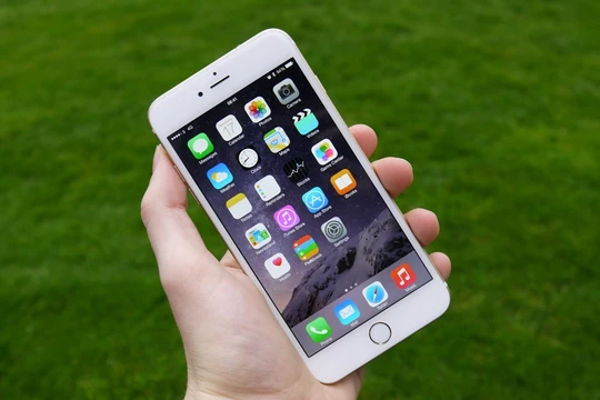 iPhone 6 Plus (ảnh Tech Radar)