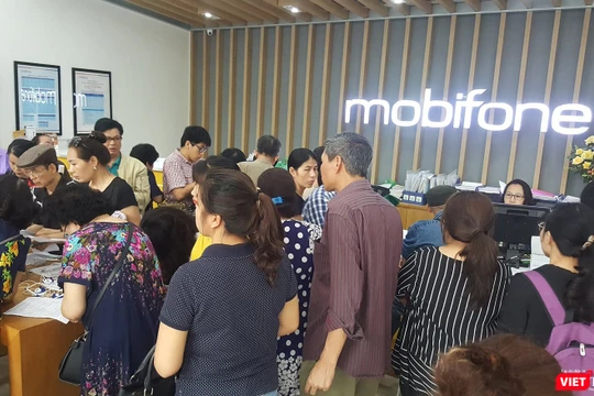 MobiFone được cho là khéo léo trói chân khách hàng bằng một chương trình khuyến mãi tặng 20 nghìn đồng cho thuê bao