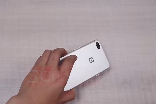 Đây chính là chiếc Bphone 2018? (ảnh cắt từ clip)
