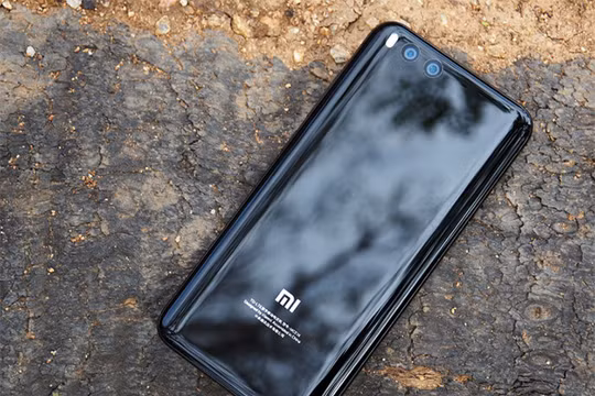 Xiaomi Mi 6 (ảnh: Android Central)