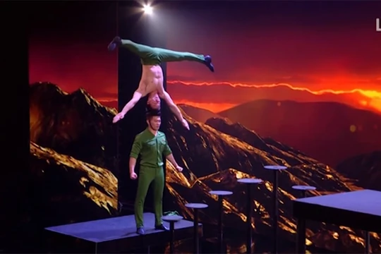 Quốc Cơ, Quốc Nghiệp đã mạo hiểm tính mạng để thực hiện cú nhảy không có dây bảo hộ