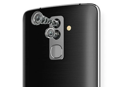 Alcatel Flash được trang bị máy ảnh kép cả 2 mặt trước sau