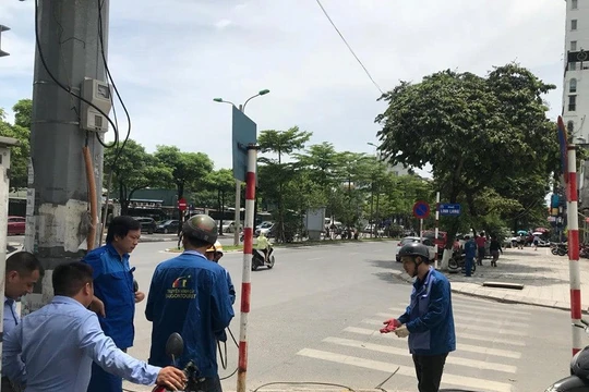 VNPT đã cắt cáp của FPT, CMC, VTVcab, SCTV, Hanoi Telecom tại khu vực Hà Nội. Lý do của việc này là các doanh nghiệp không chấp thuận theo mức giá mới mà VNPT đưa ra trước đó.