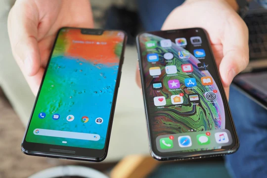 Pixel 3 XL và iPhone XS (ảnh: iMore)