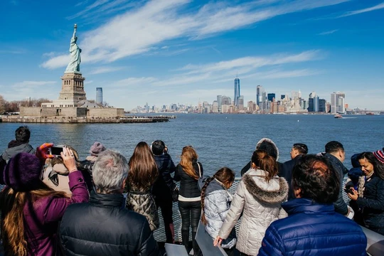 Những người muốn nhập cảnh Mỹ sẽ phải khai báo nhiều thông tin cá nhân hơn (ảnh: New York Times)