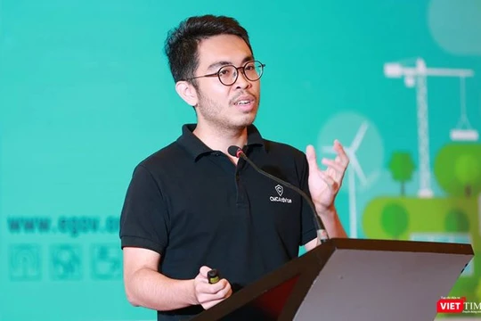 ông Hà Thế Phương - Phó TGĐ công ty bảo mật CMC phát biểu tại Hội thảo quốc gia về Chính phủ Điện tử 