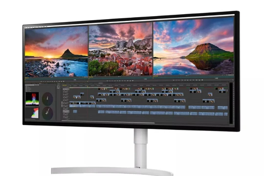 Màn hình 5K ultrawide của LG (ảnh The Verge)