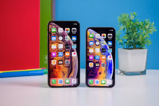 iPhone XS và XS Max. Theo tin từ một tờ báo của Mỹ thì đến năm 2020 Apple mới tung ra iPhone 5G