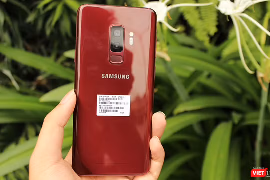 Galaxy S9 Plus Đỏ tía vừa được xách tay về Việt Nam