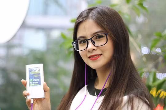 Thiết bị phân biệt cáp sạc tai nghe Apple