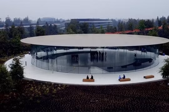 Nhà hát Steve Jobs (ảnh: Phone Arena)