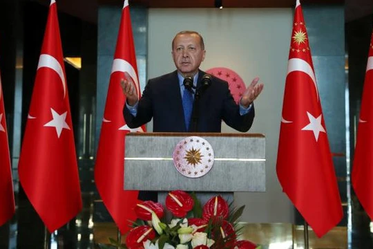 Tổng thống Thổ Nhĩ Kỳ, ông Recep Tayyip Erdogan yêu cầu người dân tẩy chay iPhone (ảnh: AP)