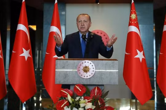 Tổng thống Thổ Nhĩ Kỳ, ông Recep Tayyip Erdogan yêu cầu người dân tẩy chay iPhone (ảnh: AP)