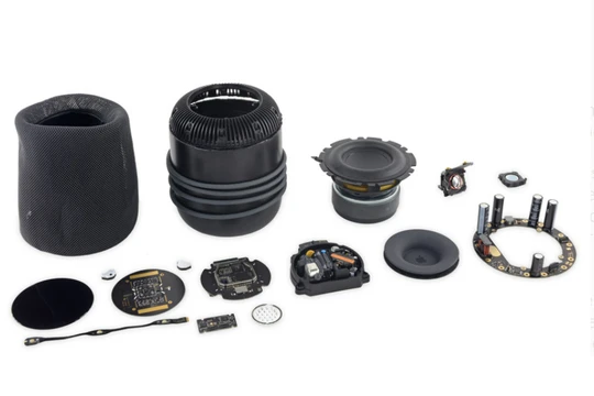 HomePod gồm rất nhiều thành phần kết dính với nhau chỉ có thể mở bằng cách "phá" (ảnh iFixit)