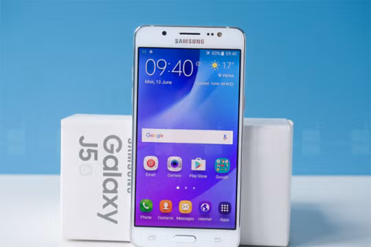 Galaxy J5 (ảnh: Phone Arena)