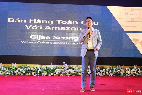 ông Gijae Seong, Giám đốc Bán hàng toàn cầu của Amazon tại Singapore phát biểu tại Diễn đàn TMĐT Việt Nam 2018