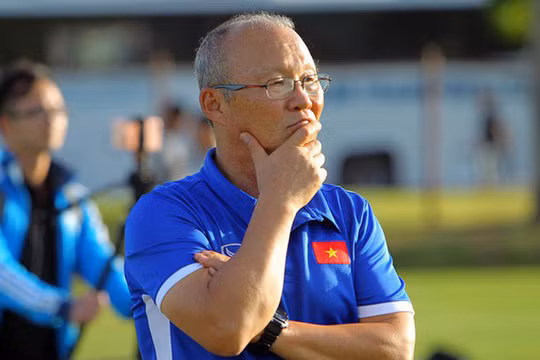 HLV Park Hang-seo có nhiều việc phải làm trước khi đội tuyển Việt Nam tham dự King's Cup (ảnh VTV)