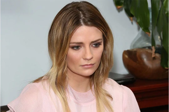 Nữ diễn viên nổi tiếng Mischa Barton là nạn nhân mới nhất của ảnh nóng trả thù tình
