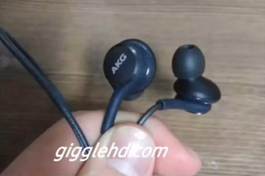 Tai nghe AKG sẽ được đóng gói cùng Galaxy S8
