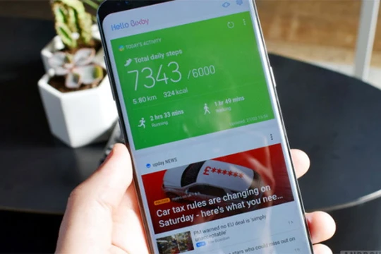 Nút kích hoạt Bixby được đặt ở bên cạnh trái của máy