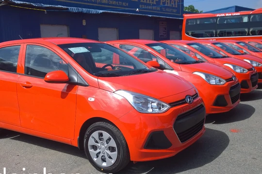 Tập đoàn vận tải Phương Trang sẽ sớm triển khai dịch vụ taxi công nghệ vào tháng 4 thông qua ứng dụng gọi xe VETO (ảnh: Futataxi.vn)