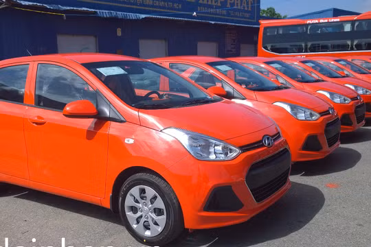 Tập đoàn vận tải Phương Trang sẽ sớm triển khai dịch vụ taxi công nghệ vào tháng 4 thông qua ứng dụng gọi xe VETO (ảnh: Futataxi.vn)