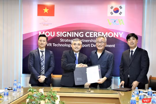 ông Nguyễn Minh Hồng - Chủ tịch VDCA và ông Kim Dong Hyun - Chủ tịch VRCIA (Hàn Quốc)