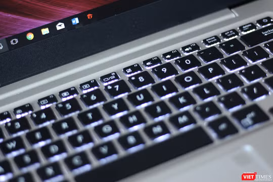 Bàn phím là nơi chứa nhiều vi khuẩn, cần được vệ sinh thường xuyên