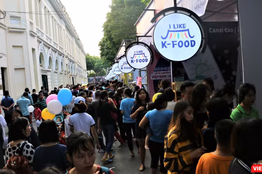 Rất đông người dân thủ đô đã tới tham dự Lễ hội văn hóa và ẩm thực Hàn - Việt 2019