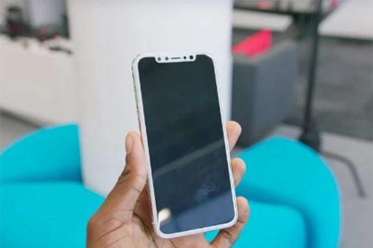 iPhone Edition (ảnh: TrustedReviews)