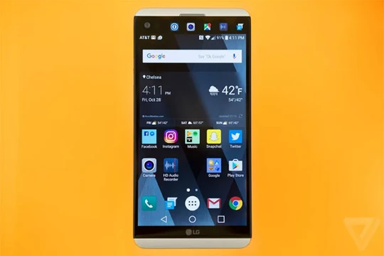 Màn hình OLED sẽ trở nên phố biến trên các smartphone cao cấp