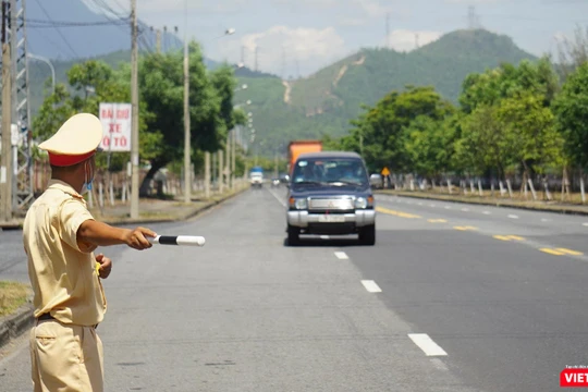 Chốt kiểm soát dịch COVID-19 tại các cửa ngõ đi vào TP Đà Nẵng