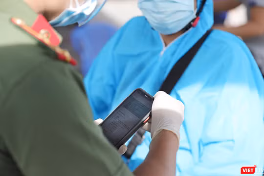 Đà Nẵng kiểm tra người dân ra/vào TP bằng quét QR trên ứng dụng Danang Smart City và PC-Covid