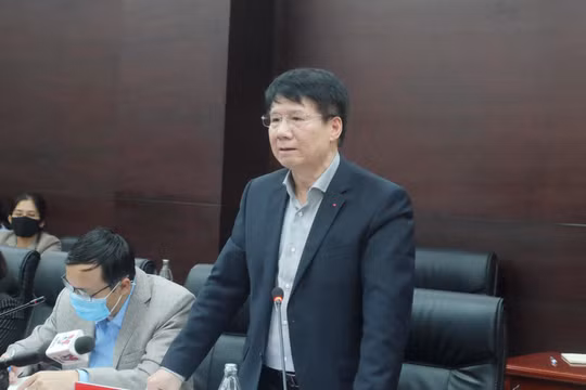 Thứ trưởng Bộ Y tế Trương Quốc Cường - Phó trưởng Ban Chỉ đạo Quốc gia phòng, chống dịch COVID-19 phát biểu tại buổi làm việc với TP Đà Nẵng