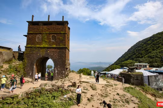 Di tích Hải Vân Quan trên đỉnh đèo Hải Vân
