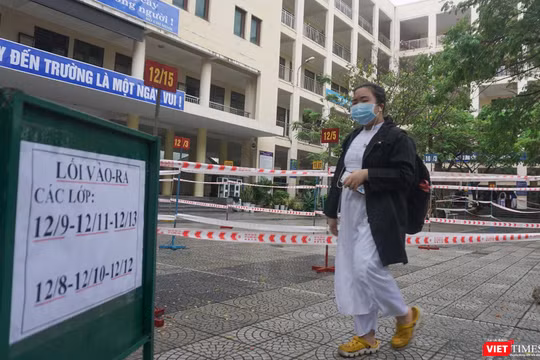 Học sinh ở Đà Nẵng trở lại trường sau những diễn biến của dịch COVID-19