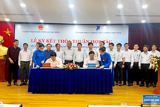 Quang cảnh lễ ký kết (ảnh quangngai.gov.vn)