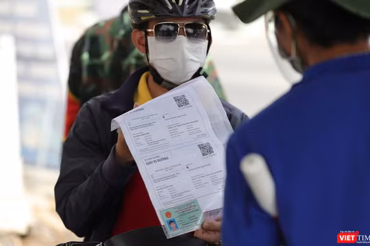 Đà Nẵng nới lỏng nhiều hoạt động, dịch vụ tại các khu dân cư nhưng yêu cầu người dân ra đường phải có giấy QRCode